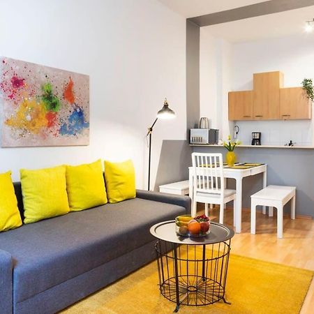 Cozy 2 Room Apartment Next To Hermannstrasse Berlin Ngoại thất bức ảnh