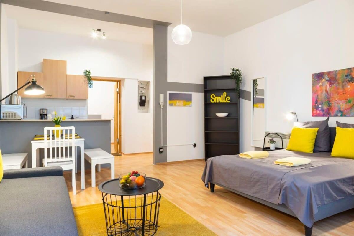 Cozy 2 Room Apartment Next To Hermannstrasse Berlin Ngoại thất bức ảnh