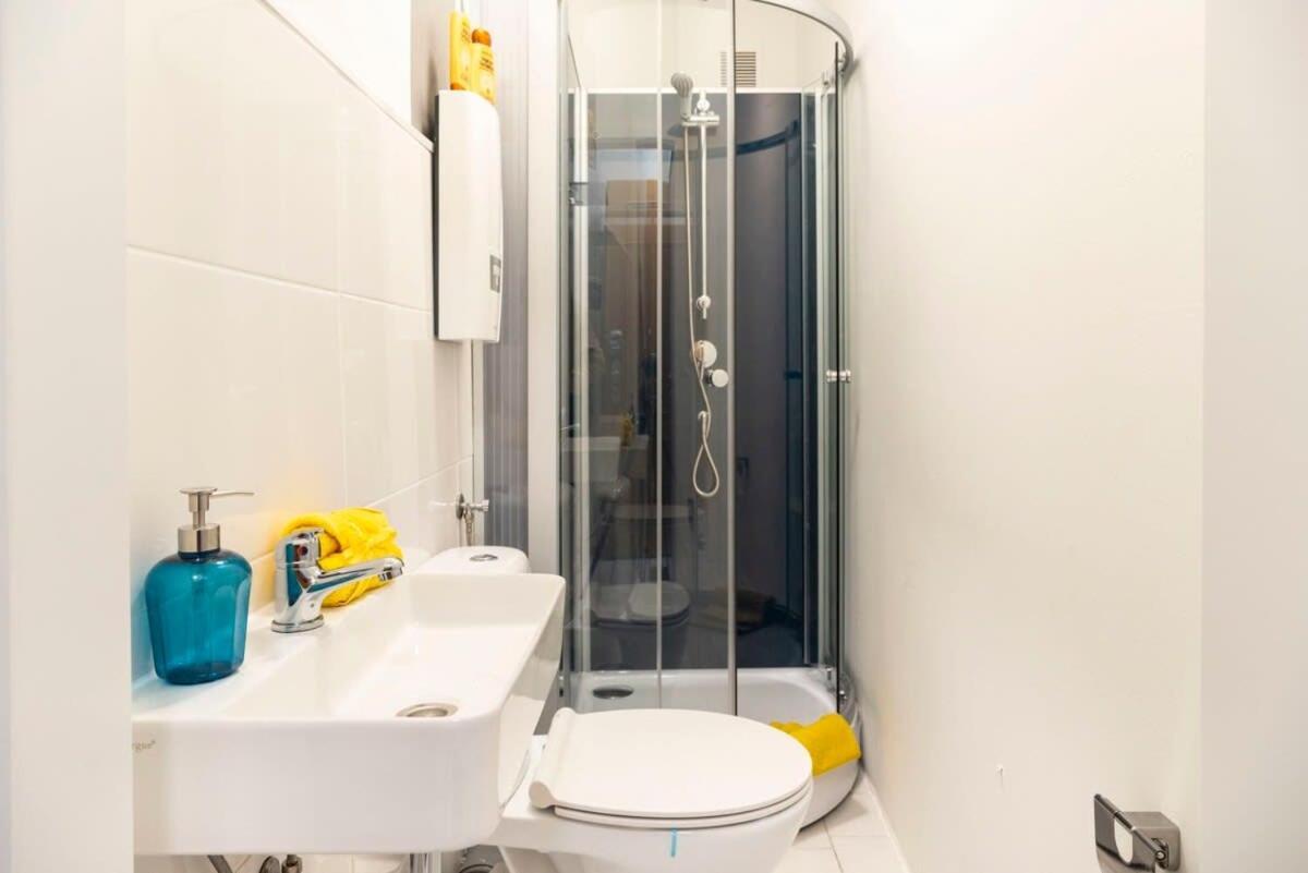 Cozy 2 Room Apartment Next To Hermannstrasse Berlin Ngoại thất bức ảnh