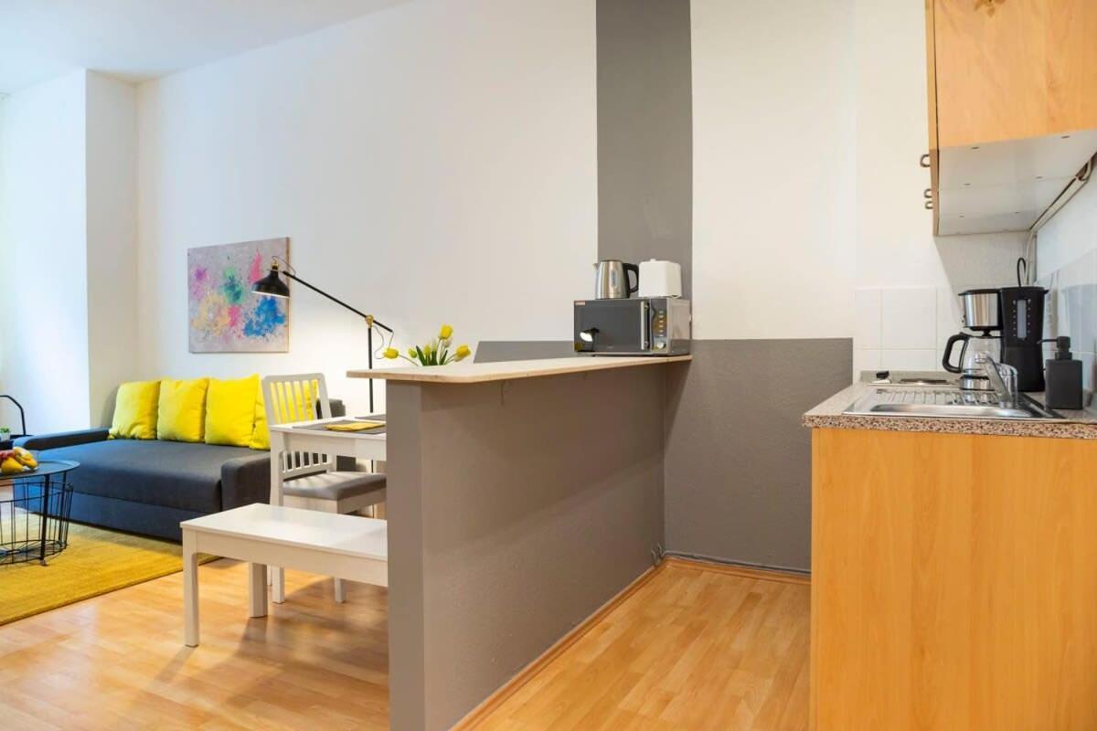Cozy 2 Room Apartment Next To Hermannstrasse Berlin Ngoại thất bức ảnh
